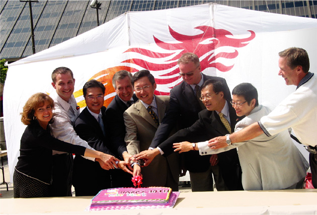 Toronto Economic and Trade Office officials join local dignitaries to launch Hong Kong in the Toronto Kite Festival.