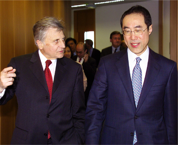 Promotions are followed up with business meetings by Principal Officials including the Financial Secretary with the President of the European Central Bank, Mr Jean-Claude Trichet.